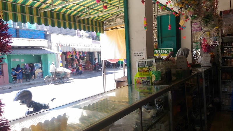 Tri Karya: Jantung Pemasok Bahan Kue di Kauman Cilacap